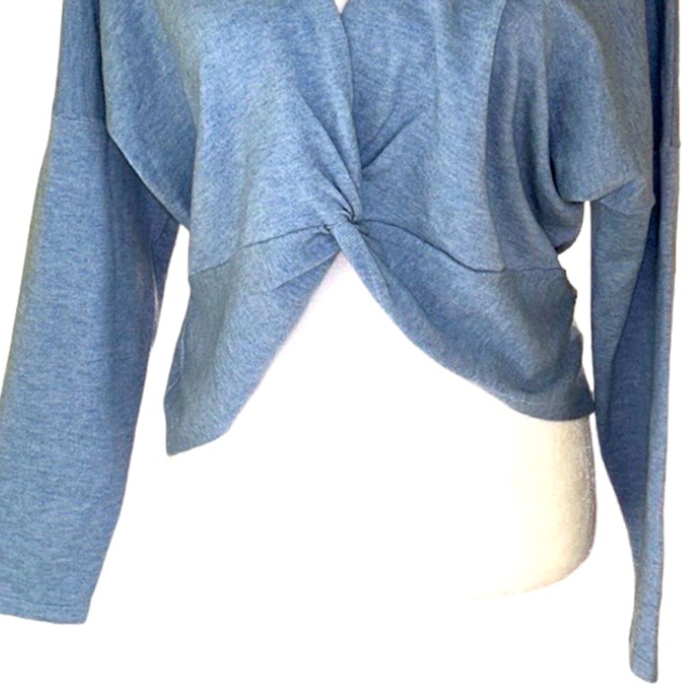 LN Kerisma Monkees Yasmin Baby Blue Twist Wrap Cropped Sweater Shrug - S / M - Picture 4 of 11